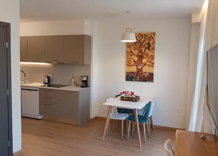 Uni Island - City Heart Suites